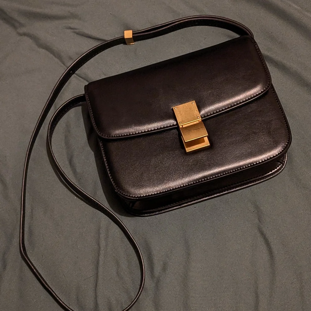 Classic Box Bag with Adjustable Strap - Picture 4 of 16